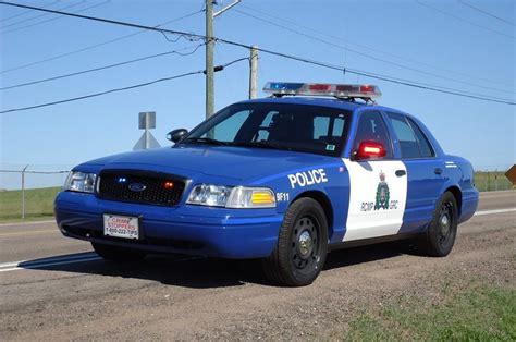 RCMP Ford CVPI in old 1980s-style livery. : r/PoliceVehicles