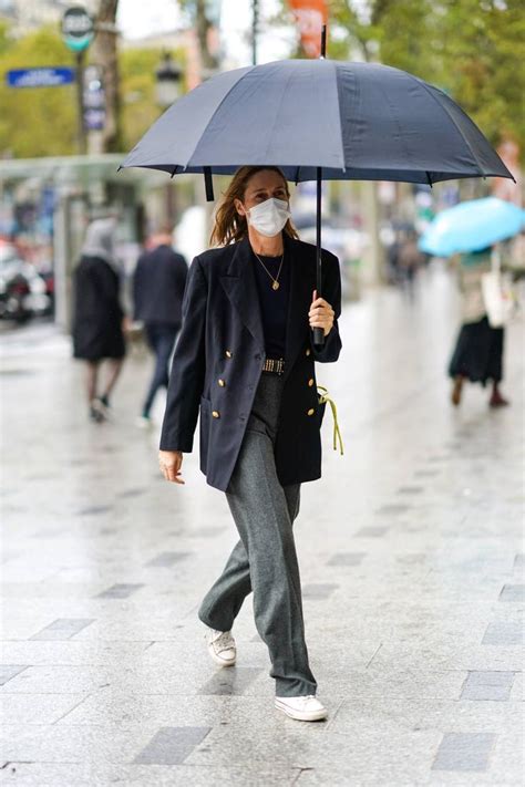 8 Cool Outfit Ideas for Rainy Days | Rainy day outfit for work, Rainy ...