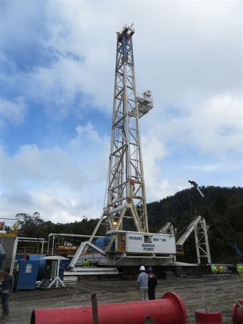 Onshore,drilling,rig,derrick,top drive - free image from needpix.com