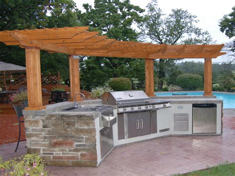 Outdoor kitchen grill island | Hawk Haven