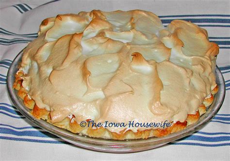 The Iowa Housewife: Meringue for Pie