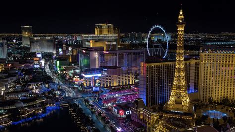 (4K+) Las Vegas Strip at Night With Pan and Tilt - Emeric's Timelapse