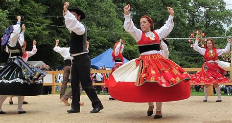 5 MOST POPULAR PORTUGUESE TRADITIONAL DANCES - DanceAsk | Global Dance ...