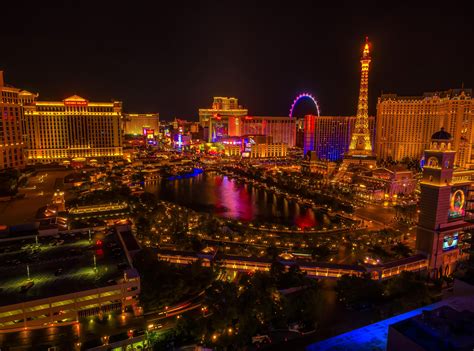 Windows 11 wallpaper las vegas skyline wallpaper - busfiko