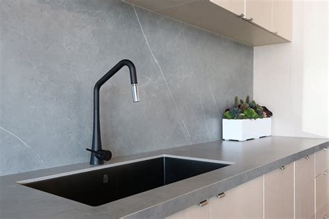 Trending: Porcelain Countertops - Model Remodel