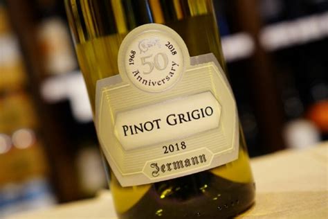 10 Best Italian Pinot Grigio Brands - Pinot Grigio Wines in Italy