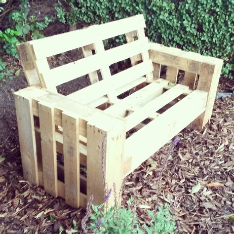 DIY Pallet Sofa: 4 Steps (with Pictures)