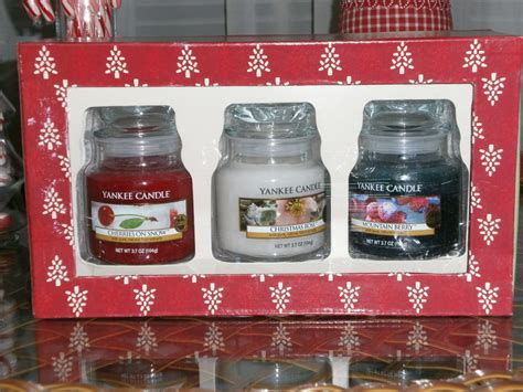 Yankee Candle Holiday Scents Review - About a Mom