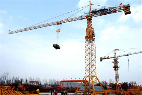 Crane Service: Uses of Tower Crane and Crane Service