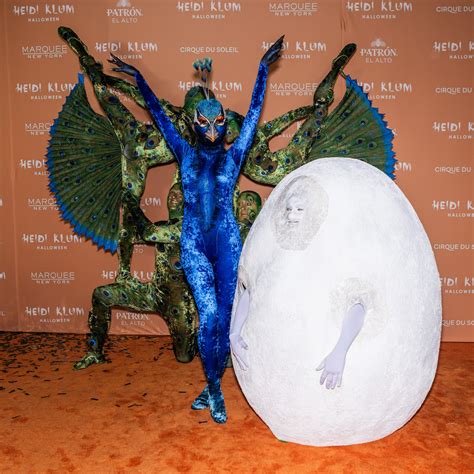 Heidi Klum Halloween: Klum's Stunning Peacock Costume