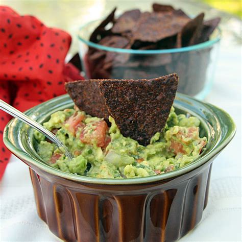 guacamole-with-chips – Art of Natural Living