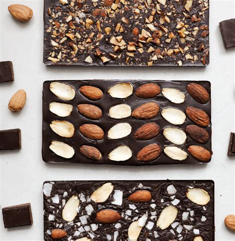 Homemade Dark Chocolate Bars With Almonds - Daily Crunch