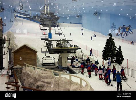 SKI DUBAI, INDOOR SKI SLOPE, INTERIOR SKI LIFT, MALL OF THE EMIRATES ...