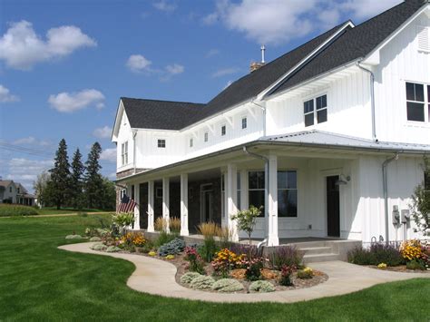 Modern Farmhouse - from Bachman's Landscaping | Modern farmhouse ...