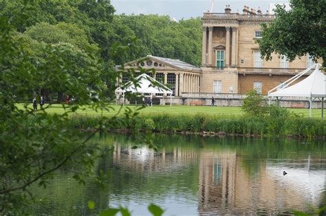 Buckingham Palace Garden Tour Review - Schlagzeilen 466p09