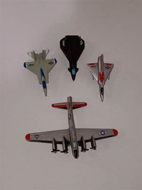 Four vintage Metal toy Airplanes - Tootsietoy | EstateSales.org