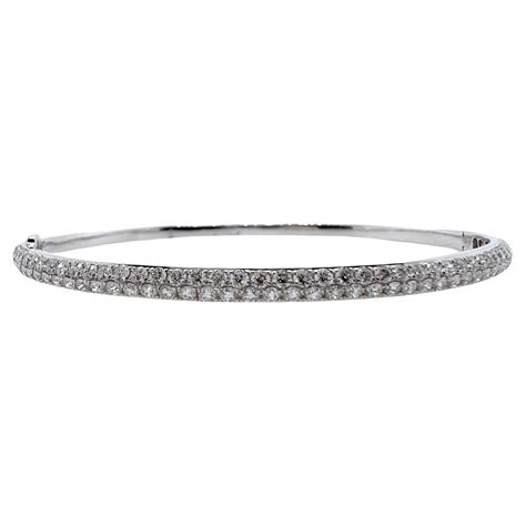 18K White Gold Pave Diamond Bangle Bracelet For Sale at 1stDibs