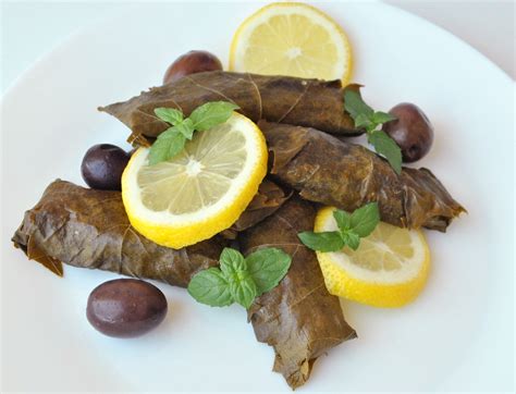 How to Make Vegetarian Stuffed Grape Leaves: 12 Steps