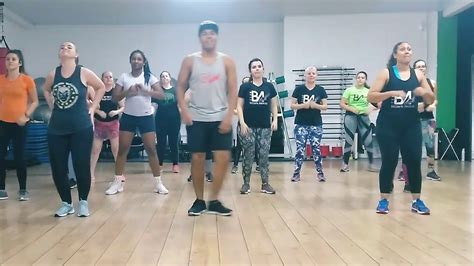 ZUMBA - REGGAETON COREOGRAFIA - YouTube