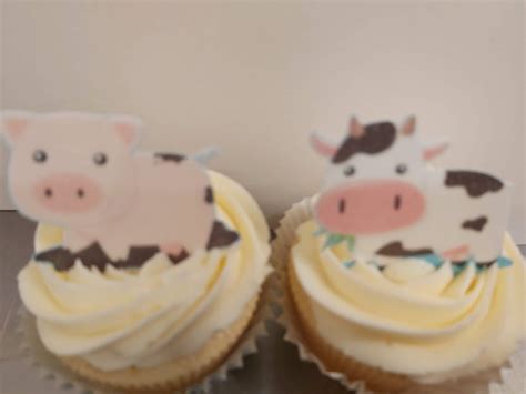 Edible cup cake toppers farm animals – Horncastle Cake Art