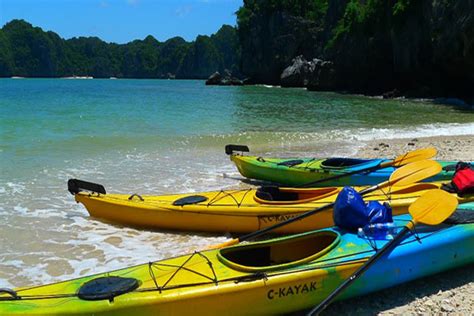 Kayaking – a new experience in Ha Long Bay, Vietnam Halong Junk Cruise