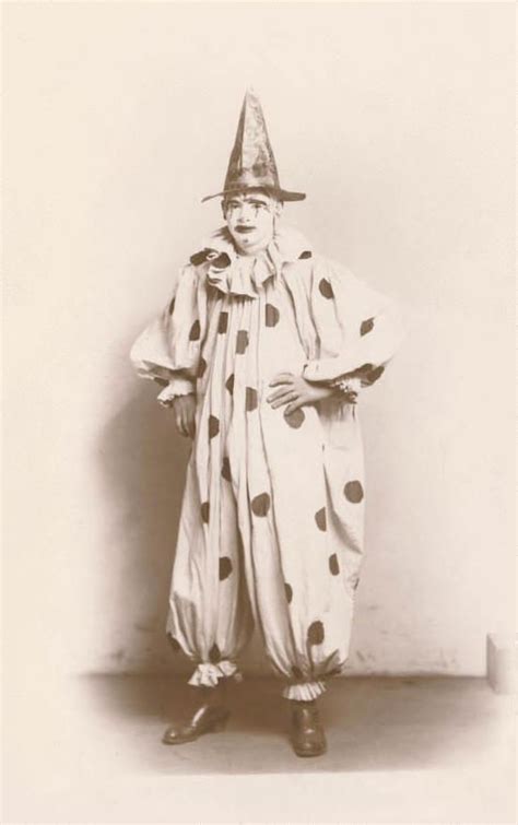 Picture Of A Whiteface Circus Clown 1907