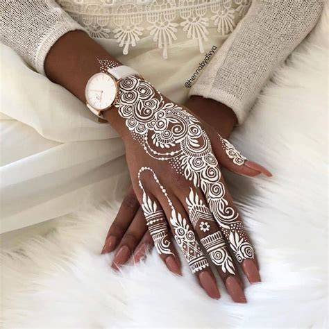 Easy And Simple Mehndi Designs That You Should Try In Tikli | The Best ...