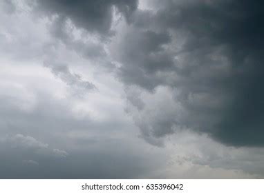 Dark Rain Clouds Stock Photo 635396042 | Shutterstock