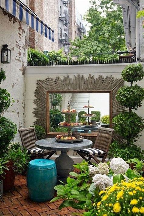 Famous How To Create A Small Courtyard Garden 2023