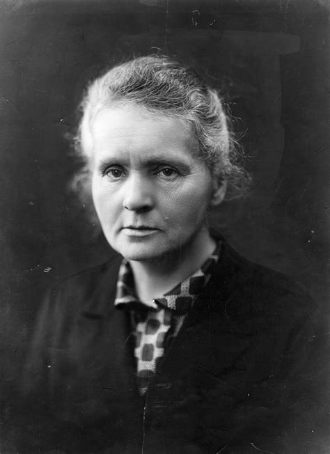 Marie Curie - Biography of an Amazing Scientist