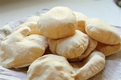 Pretty Puffy Pita Pocket Bread - little eco footprints