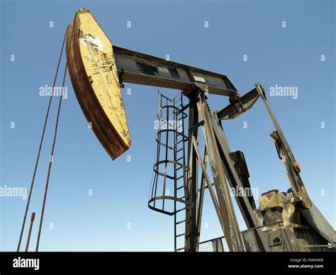 Oil fields of Kern County Stock Photo - Alamy