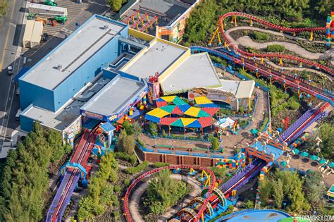 Slinky Dog Dash Ride in Toy Story Land