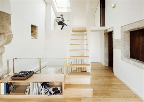 Arrokabe Arquitectos reworks interior for 18th-century house in Spain