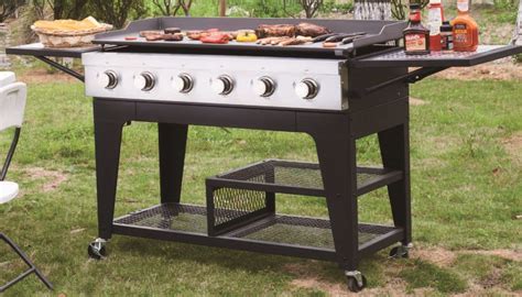 10 Best Outdoor Gas Griddles of 2022 (Reviews & Guide)