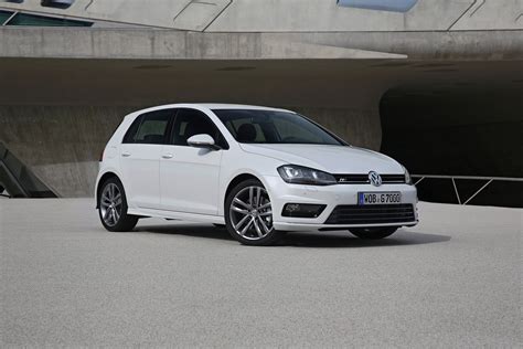 Volkswagen introduces new Golf Mk7 R-Line packages Volkswagen_Golf_mk7 ...