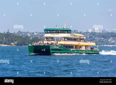 Manly Ferry enroute to Manly, North Harbour, North Sydney, Sydney, New ...