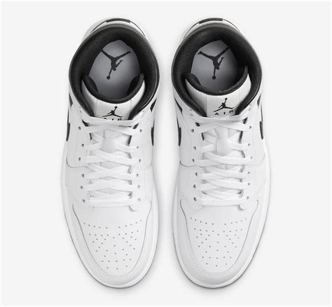 Air Jordan 1 Mid White Black DQ8426-132