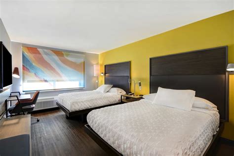 Tru by Hilton Guestroom4 | Arkinetics