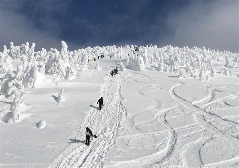 Skiing in Revelstoke – A Guide to Revelstoke Ski Resort