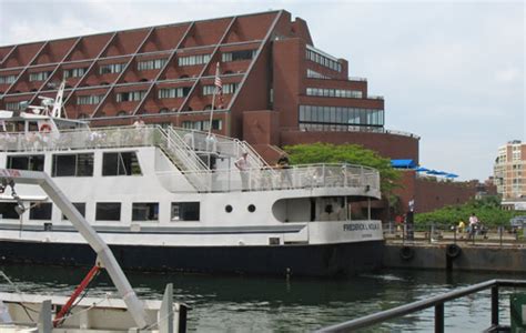 Boston Harbor Cruises | Sightseeing | Dinner | History