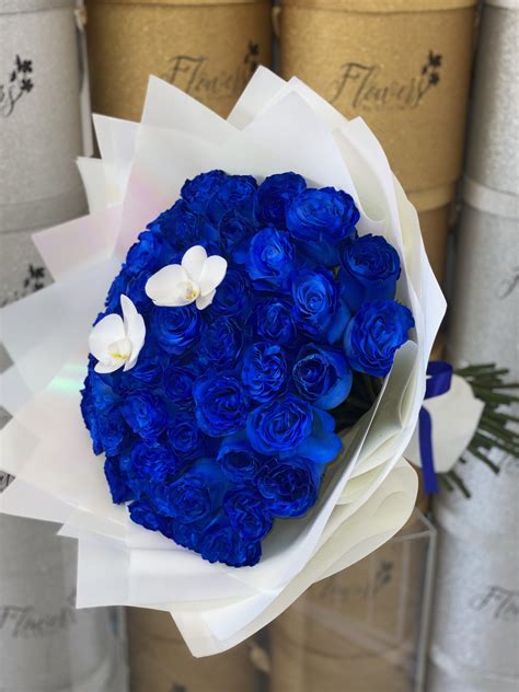 Blue Rose Bouquet – Flowers By Crystal