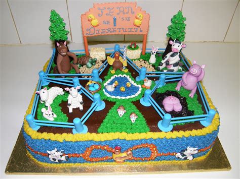 It`s my party: Petting zoo birthday cake