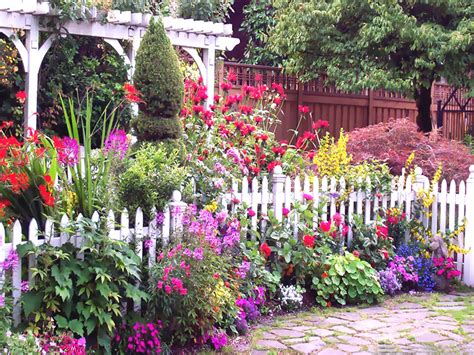 English Cottage Garden Pictures Photos And Images For Facebook