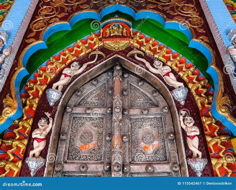 Ayodhya India Hanuman Garhi Temple Details Of Architecture