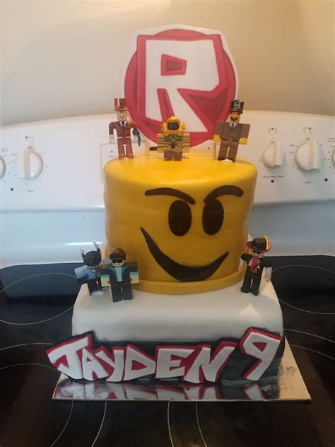 Roblox Birthday Cake