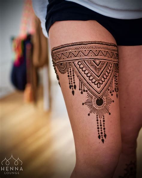 It appears simi's love for the body art runs deeper than usual as photos shared on her instagram page reveal that she spent an ample time donning some parts of her body … Pinterest // @alexandrahuffy ☼ ☾ #beautytatoos | Henna ...