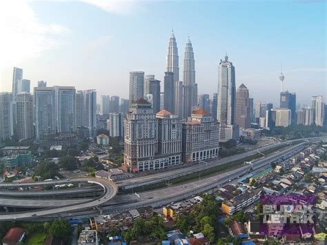 Pencemaran udara bukan sekadar masalah estetika yang menjejaskan pemandangan dan persekitaran, tetapi juga boleh mengakibatkan masalah kesihatan. Budak Letrik: Kuala Lumpur : Pandangan Dari Udara Gaya Drone