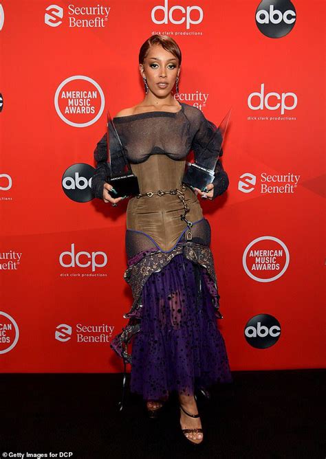 Doja Cat Goes Braless Under Corset On Redcarpet The 2020 AMAs