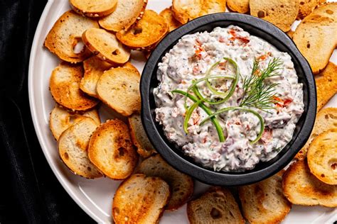 5 Crowd Pleasing Sour Cream Dips For Easy Entertaining